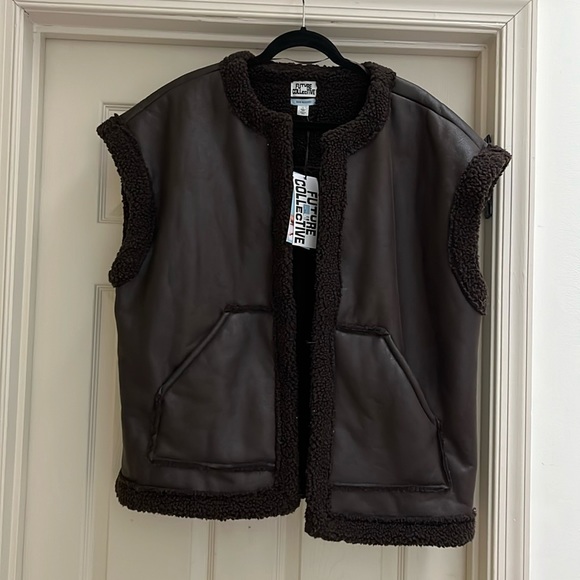 NWT Future Collection Fauc Shearling Vest - Picture 3 of 5